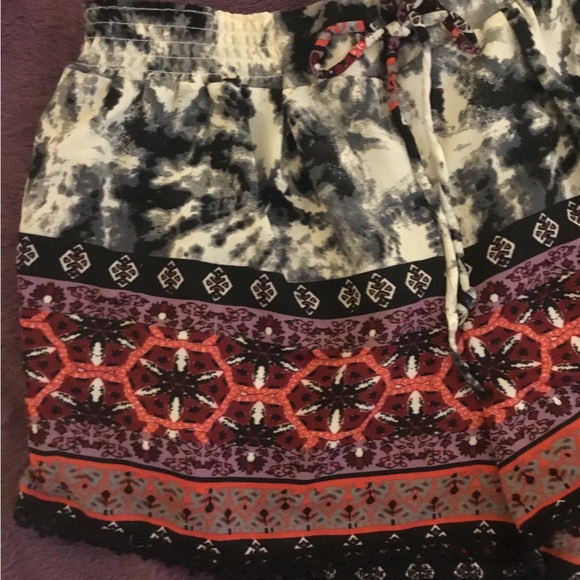 NWT Black Lavender Boho Women’s Shorts - Size XL - Picture 5 of 16
